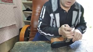 Установка нестандартной подошвы на мужских туфлях
