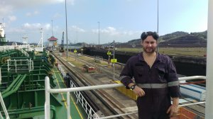 Проход через Панамский Канал. Работа шлюза. Туристы. Танкер "UZAVA"/ Panama Canal. Tanker. Tourists.