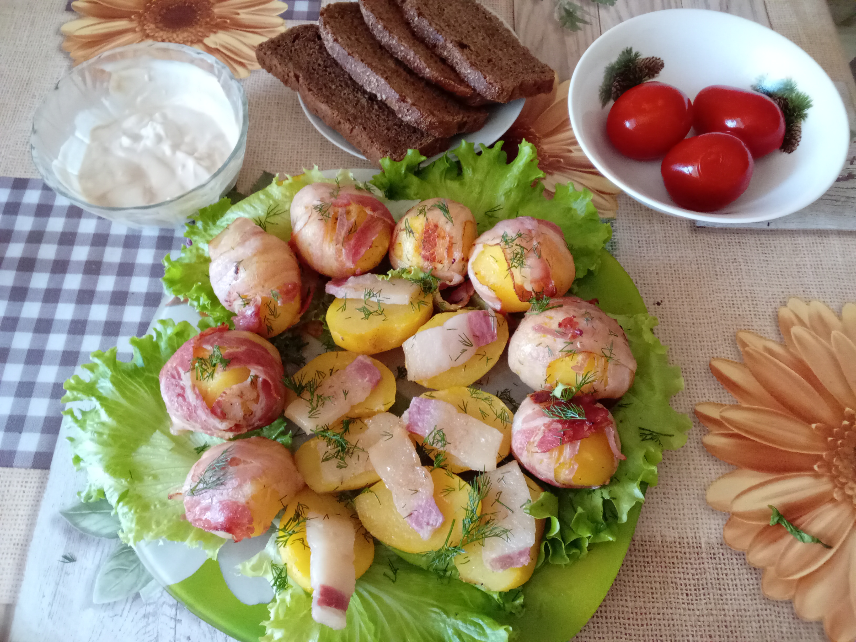 КАРТОФЕЛЬ В ДУХОВКЕ С БЕКОНОМ И САЛОМ