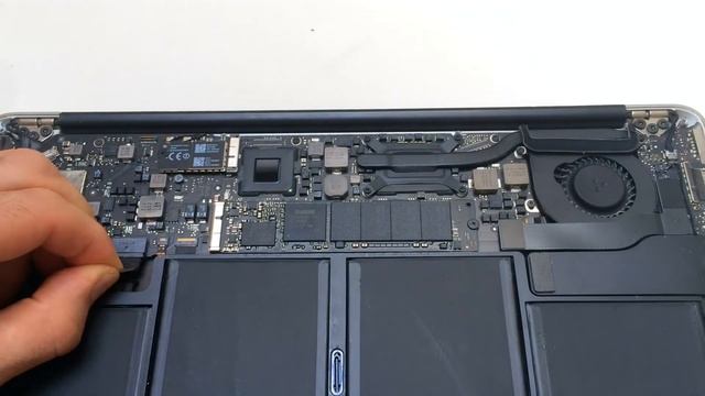 How to replace Battery in MacBook Air mid 2012 13 inch смотреть онлайн