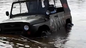 UAZ на шинах низкого давления, топим.