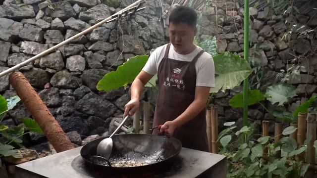 10斤牛肺，二弟做“乾煸牛肺”，一口下去麻辣Q彈｜Mukbang【鐵鍋視頻】