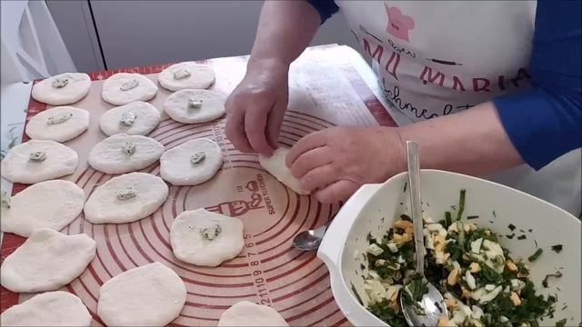 Пирожки с луком и яйцом!Готовлю на два дня!Домашняя еда Кухня Рецепты