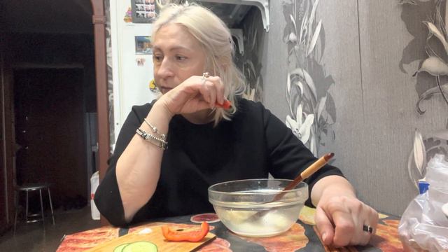 Прискакала как  с голодного края!! Мукбанг! смотреть онлайн