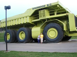 Самый массивный самосвал!