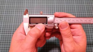 Электронный штангенциркуль с AliExpress. Распаковка, обзор, тесты.