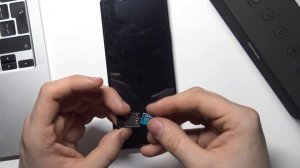 Как поставить СИМ карту и карту ПАМЯТИ на Sony Xperia Pro I