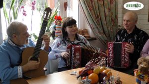 Мельница! Елена Гуляева исполняет свою авторскую песню! Кухня талантов на улице Болотова!