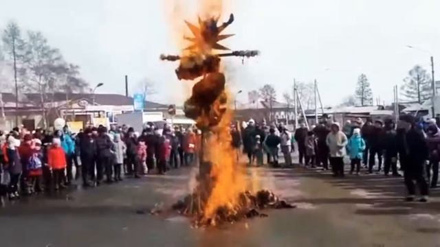 Проводы зимы в п.Качуг 2021 ??? « Инагурация весны » #Масленица2021 #блины #проводызимы смотреть онлайн