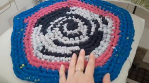 ?Мастер класс.Вяжем коврик из старых футболок??