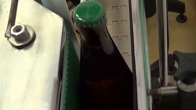 Этикетировочный автомат на самоклеющуюся этикетку