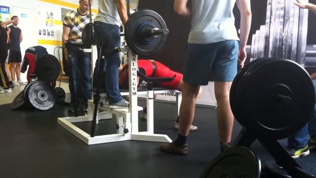 Демченкова Елена. Жим 62,5 кг. смотреть онлайн