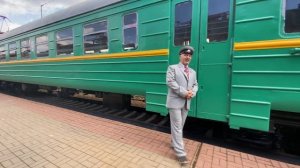 Пригородные поезда на площадке натурных образцов железнодорожной техники