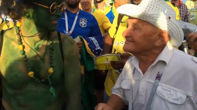 Бразильские футбольные болельщики в Ростове и мой папа смотреть онлайн