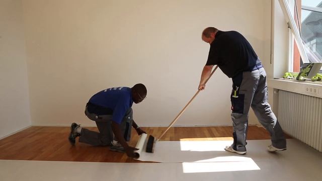 Auf bestehendes Parkett oder Laminat einen textilen Bodenbelag verlegen смотреть онлайн