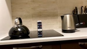 Индукционная плита Electrolux EHH96240IK vs электрический чайник Tefal KL150
