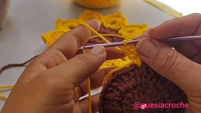 porta copos girassol - Quesia Crochê смотреть онлайн