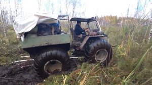 Пробиваем дорогу на болото. На ободрышах.
