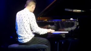 Peter BENCE - Dance Monkey live Paris (Salle Pleyel, 28.10.22)