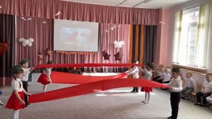 Танец "А закаты алые" (воспитанники средней группы)