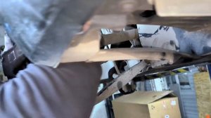 СИТРОЕН С4 120 Л С КАК МЫ МЕНЯЕМ ОПОРУ ДВИГАТЕЛЯ В АВТОСЕРВИСЕ