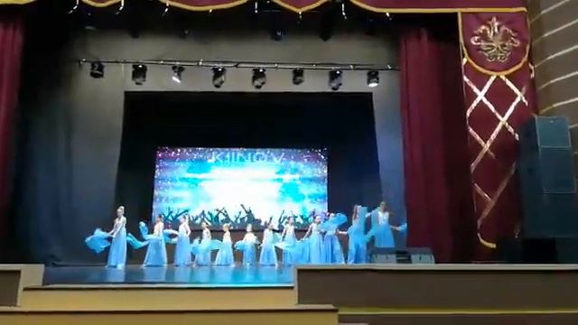 раньше я ходила на танцы а теперь нет теперь я жалею что ушла но я там выступала с веерами смотреть онлайн