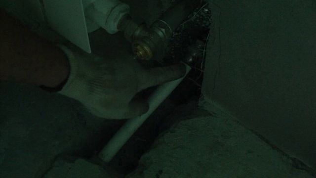 Установка радиаторов отопления, замена трубопроводов (детально)