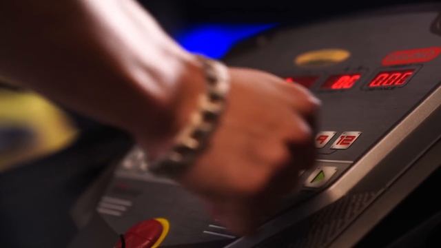 realme Watch S Pro | Official Unboxing with Asim Riaz смотреть онлайн