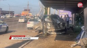 В Улан-Удэ машина врезалась в остановку