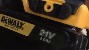 Шуруповерт DeWALT ,мощность 21v