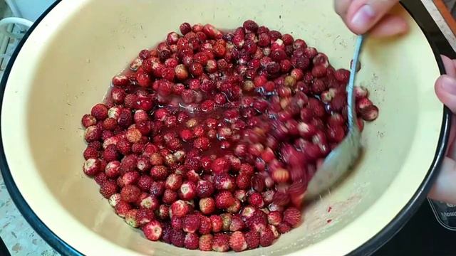 Сохрани аромат и вкус лета! Варенье пятиминутка из луговой клубники??
