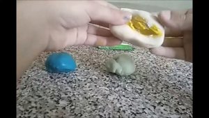 Красим и запекаем соленое тесто
