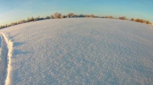 Снегоход Тайга с Лифаном 20 по пойме..mp4