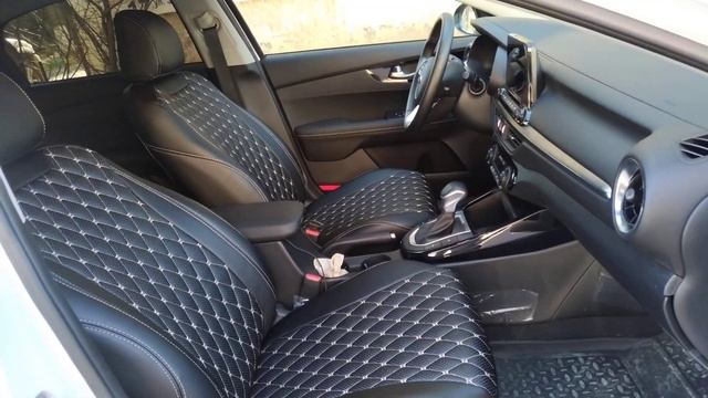 Установка чехлы из ЭКО кожи новый Kia cerato 2019