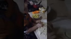 Быстрый способ лепить пирожки