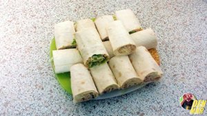 Быстрая закуска и 2 варианта начинки. Если срочно надо накрыть стол - рулеты из лаваша.