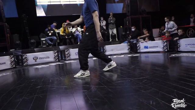 Bars (Breakoniers) vs Zip Rock (AMC) ★ 1/4 BBoys - Break Rumble Novosibirsk 2022 смотреть онлайн