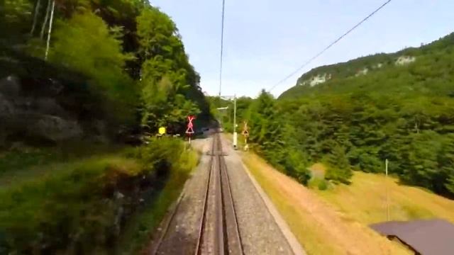 НЕВЕРОЯТНАЯ КРАСОТА из кабины машиниста скорого поезда Швейцарии в горах смотреть онлайн