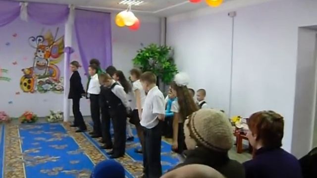 Праздник 8 Марта в младших классах. смотреть онлайн