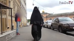 Прогулка по Москве в закрытом хиджабе. просто ШОК какие вы москвичи все таки неадекваты