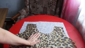 Как обработать горловину на шифоновом платье.