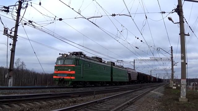 Электровоз ВЛ10У-131 с грузовым поездом смотреть онлайн