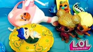 КТО ПЕРВЫЙ В БАССЕЙН . КУКЛЫ ЛОЛ СЮРПРИЗ