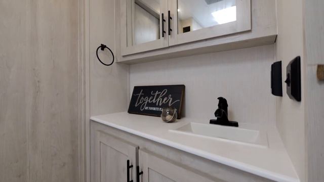 Tour the 2023 Wildcat T262RSX Travel Trailer (WEST COAST ONLY) смотреть онлайн