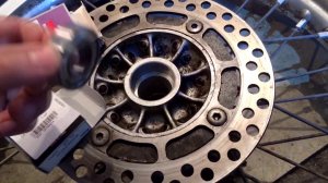 Замена заднего ступичного подшипника Suzuki Djebel 250
