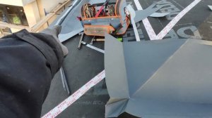 Переход надстенного желоба через конек. Надстенный желоб часть 3