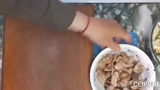 Салат,из куриной грудки.Очень вкусный,быстрый,и доступный! смотреть онлайн