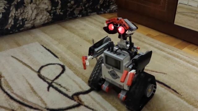 Валли LEGO EV3 (WALL-E) ищет Еву (Eve) смотреть онлайн