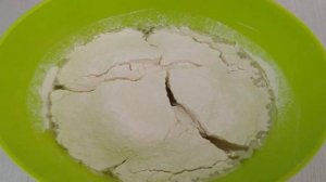 Дрожжевые оладьи со сливой