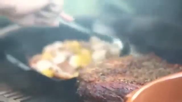 Керамический угольный гриль Big Green Egg® - Extra Large смотреть онлайн